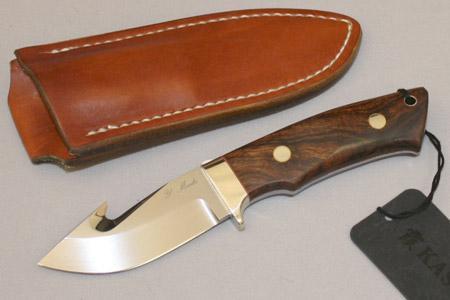 Охотничий нож с лезвием скиннер
